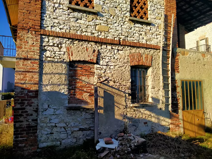 Immagine 17 di Rustico / casale in vendita  in morselli 26 a Biandronno