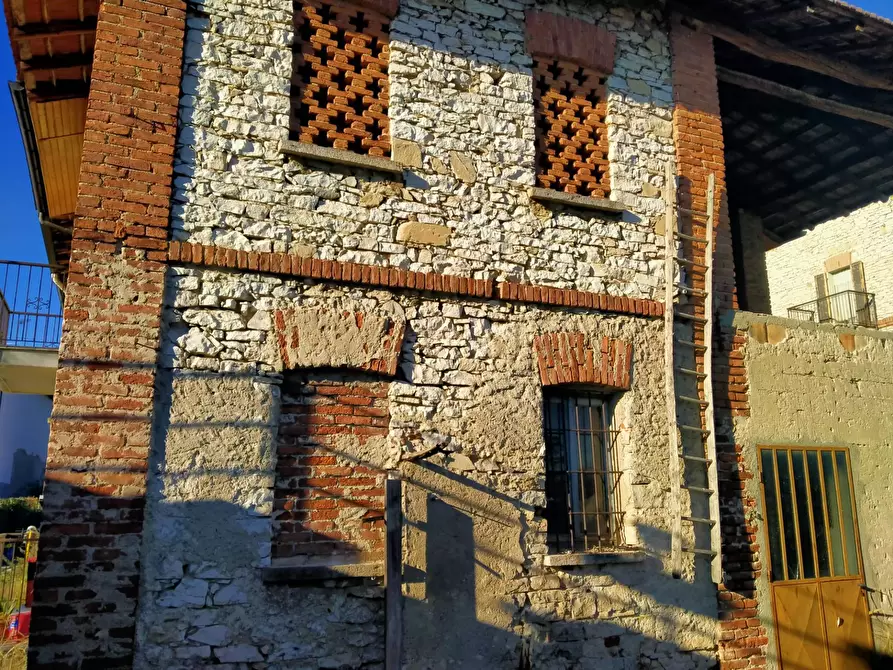 Immagine 18 di Rustico / casale in vendita  in morselli 26 a Biandronno