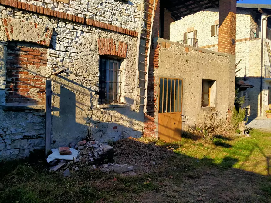 Immagine 19 di Rustico / casale in vendita  in morselli 26 a Biandronno
