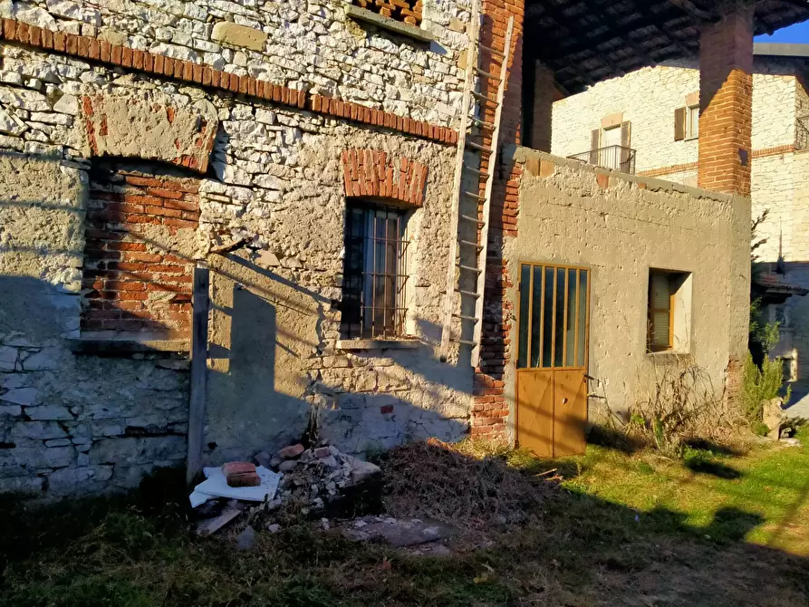 Immagine 22 di Rustico / casale in vendita  in morselli 26 a Biandronno