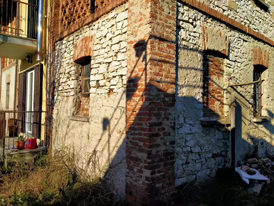 Immagine 23 di Rustico / casale in vendita  in morselli 26 a Biandronno