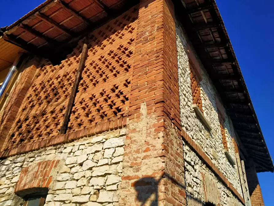 Immagine 27 di Rustico / casale in vendita  in morselli 26 a Biandronno