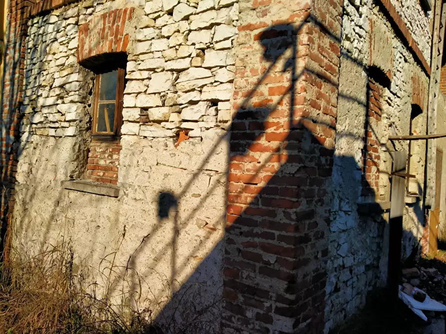 Immagine 28 di Rustico / casale in vendita  in morselli 26 a Biandronno