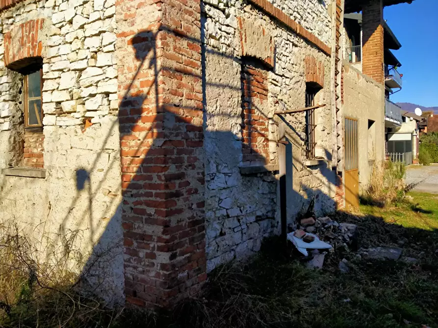 Immagine 31 di Rustico / casale in vendita  in morselli 26 a Biandronno