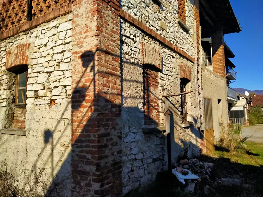 Immagine 32 di Rustico / casale in vendita  in morselli 26 a Biandronno