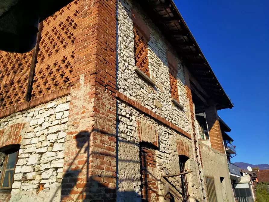 Immagine 33 di Rustico / casale in vendita  in morselli 26 a Biandronno
