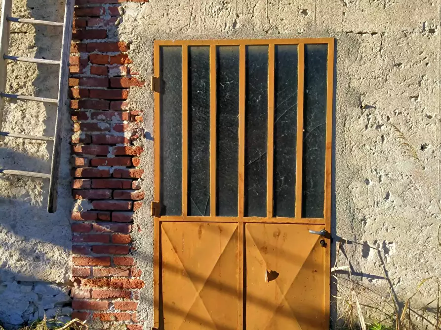 Immagine 34 di Rustico / casale in vendita  in morselli 26 a Biandronno