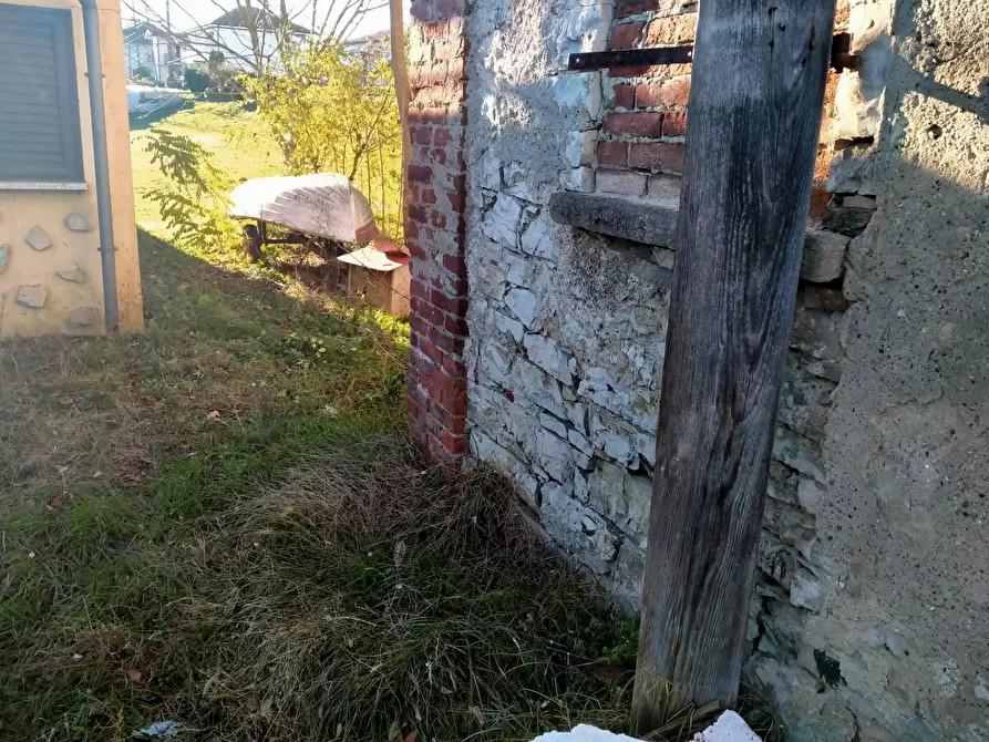 Immagine 44 di Rustico / casale in vendita  in morselli 26 a Biandronno