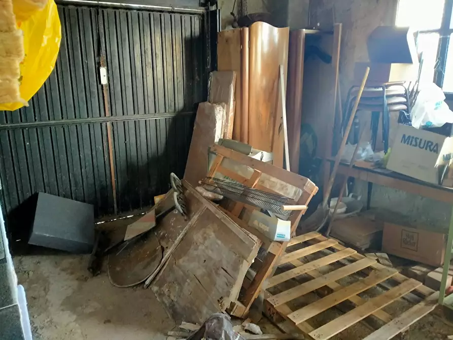 Immagine 46 di Rustico / casale in vendita  in morselli 26 a Biandronno