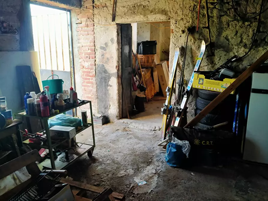 Immagine 48 di Rustico / casale in vendita  in morselli 26 a Biandronno