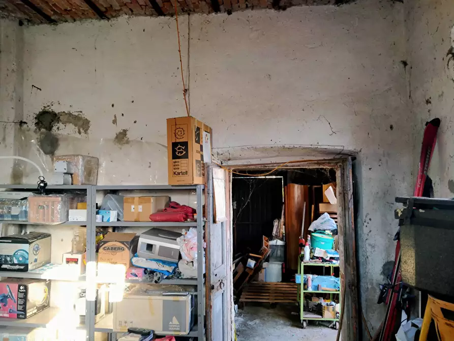 Immagine 55 di Rustico / casale in vendita  in morselli 26 a Biandronno