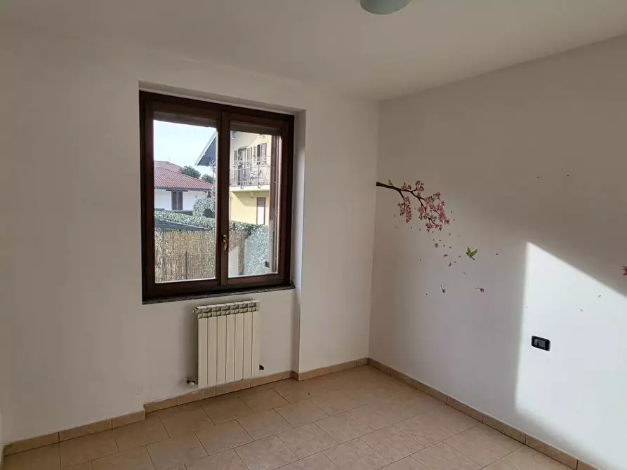 Immagine 12 di Villa in vendita  in Monte Grappa a Lonate Pozzolo