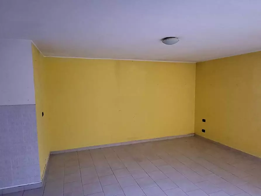 Immagine 28 di Villa in vendita  in Monte Grappa a Lonate Pozzolo