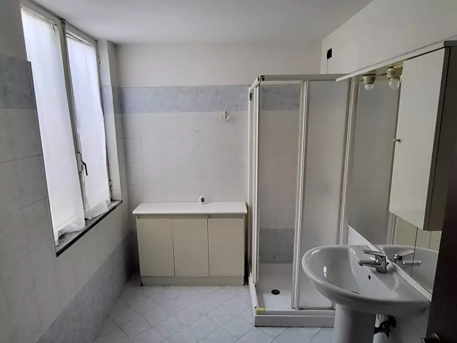 Immagine 33 di Villa in vendita  in Monte Grappa a Lonate Pozzolo