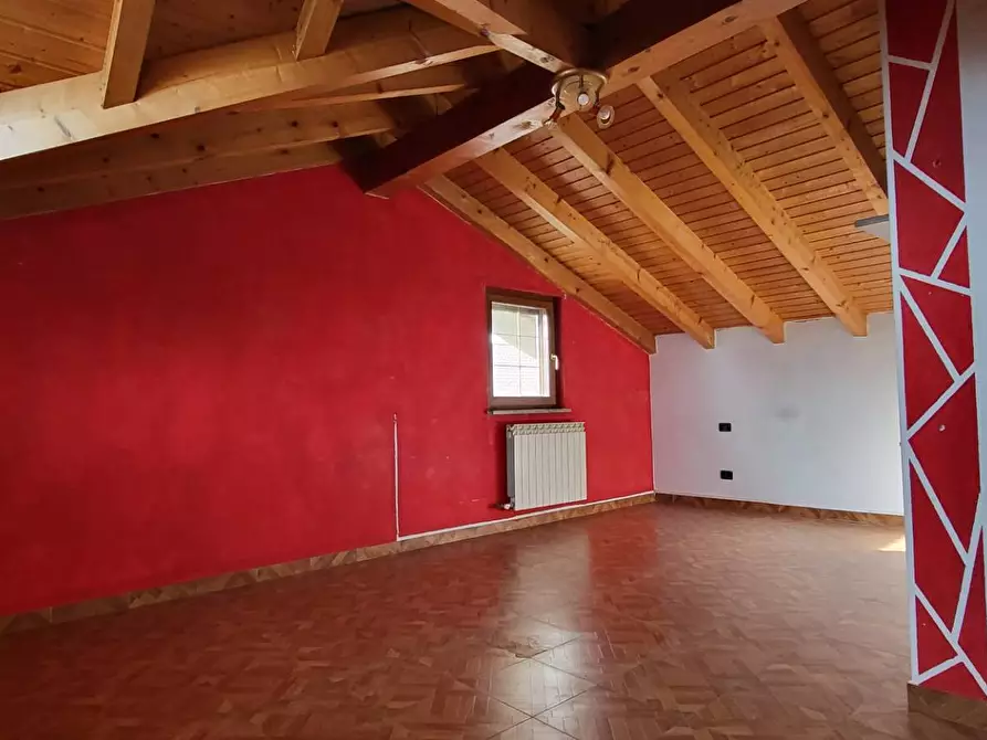 Immagine 20 di Villa in vendita  in Monte Grappa a Lonate Pozzolo