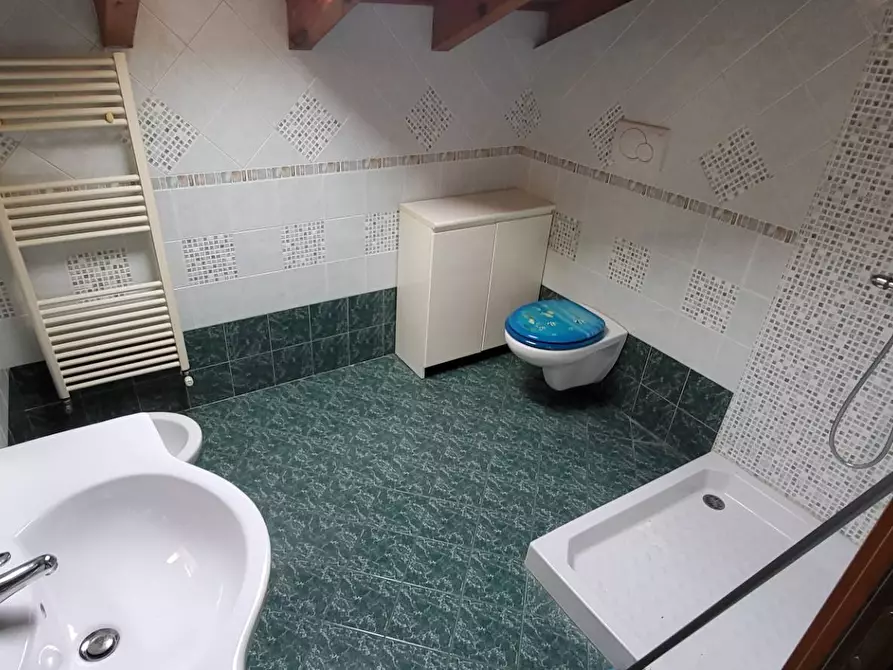 Immagine 26 di Villa in vendita  in Monte Grappa a Lonate Pozzolo