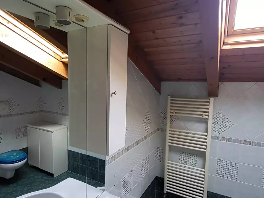 Immagine 24 di Villa in vendita  in Monte Grappa a Lonate Pozzolo