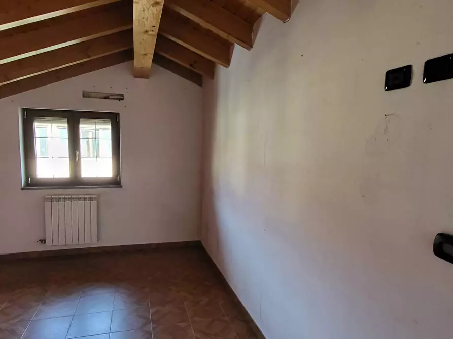 Immagine 27 di Villa in vendita  in Monte Grappa a Lonate Pozzolo