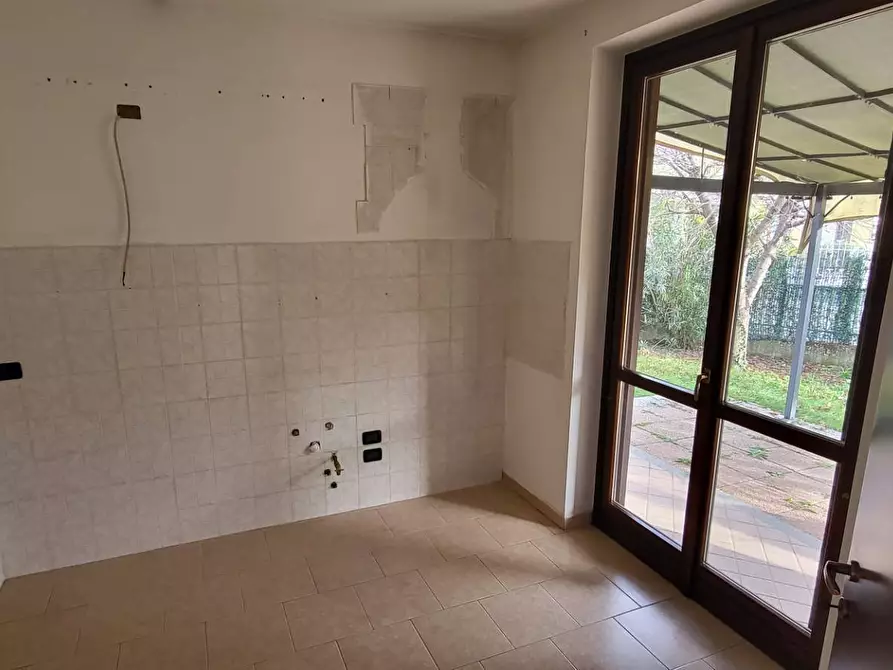 Immagine 11 di Villa in vendita  in Monte Grappa a Lonate Pozzolo