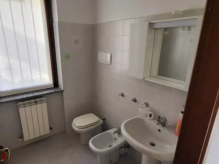 Immagine 34 di Villa in vendita  in Monte Grappa a Lonate Pozzolo