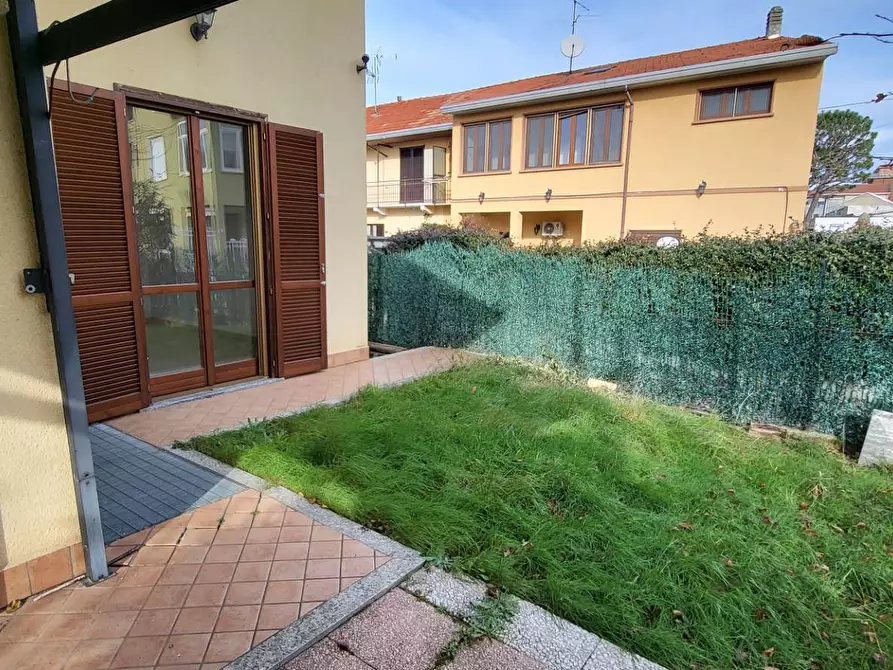 Immagine 36 di Villa in vendita  in Monte Grappa a Lonate Pozzolo