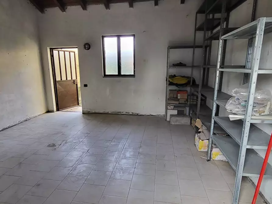 Immagine 40 di Villa in vendita  in Monte Grappa a Lonate Pozzolo