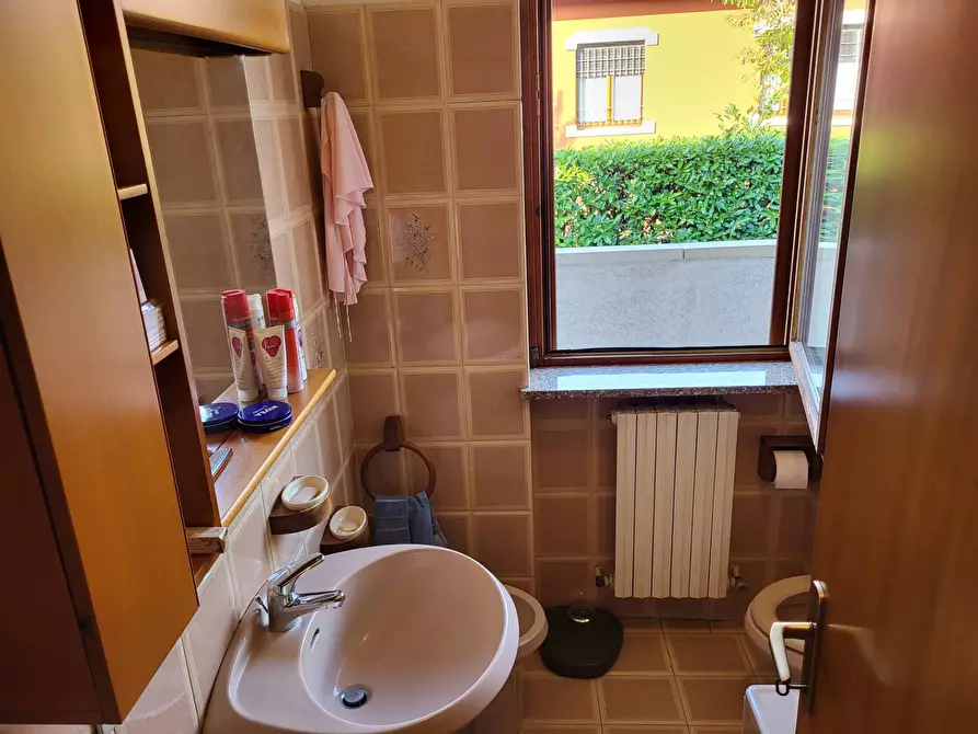 Immagine 11 di Villetta a schiera in vendita  in via Milano a Samarate