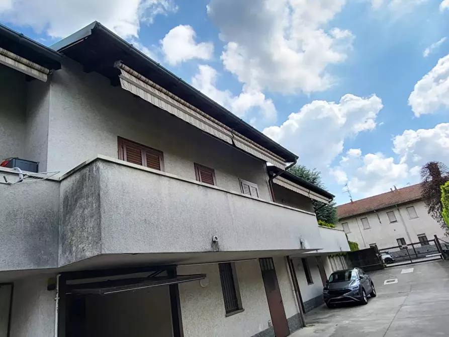 Immagine 26 di Villetta a schiera in vendita  in via Milano a Samarate