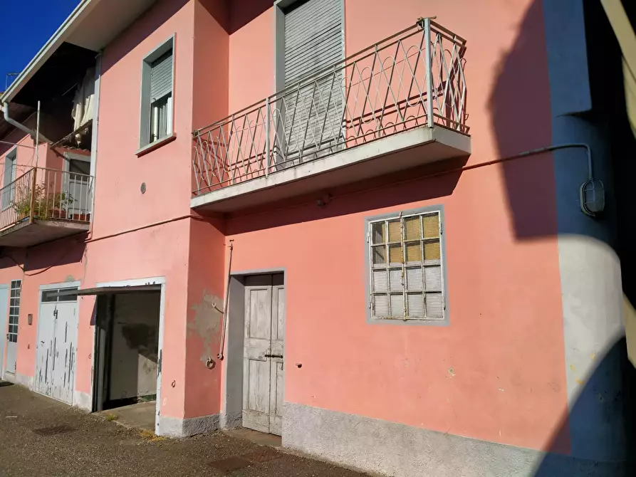 Immagine 29 di Casa semindipendente in vendita  in manzoni 7 a Albizzate