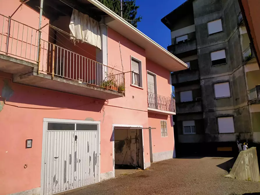 Immagine 32 di Casa semindipendente in vendita  in manzoni 7 a Albizzate