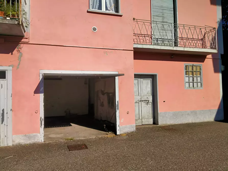 Immagine 33 di Casa semindipendente in vendita  in manzoni 7 a Albizzate