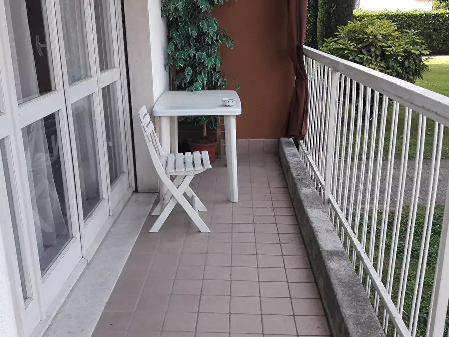 Immagine 14 di Appartamento in vendita  in via Volta a Agra