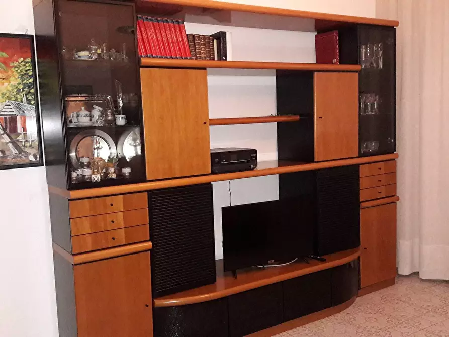 Immagine 5 di Appartamento in vendita  in via Volta a Agra