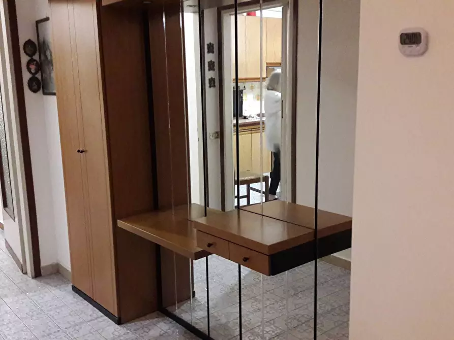 Immagine 15 di Appartamento in vendita  in via Volta a Agra