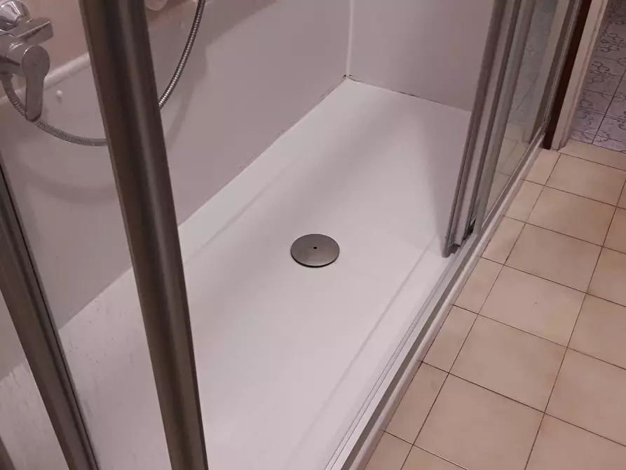 Immagine 11 di Appartamento in vendita  in via Volta a Agra