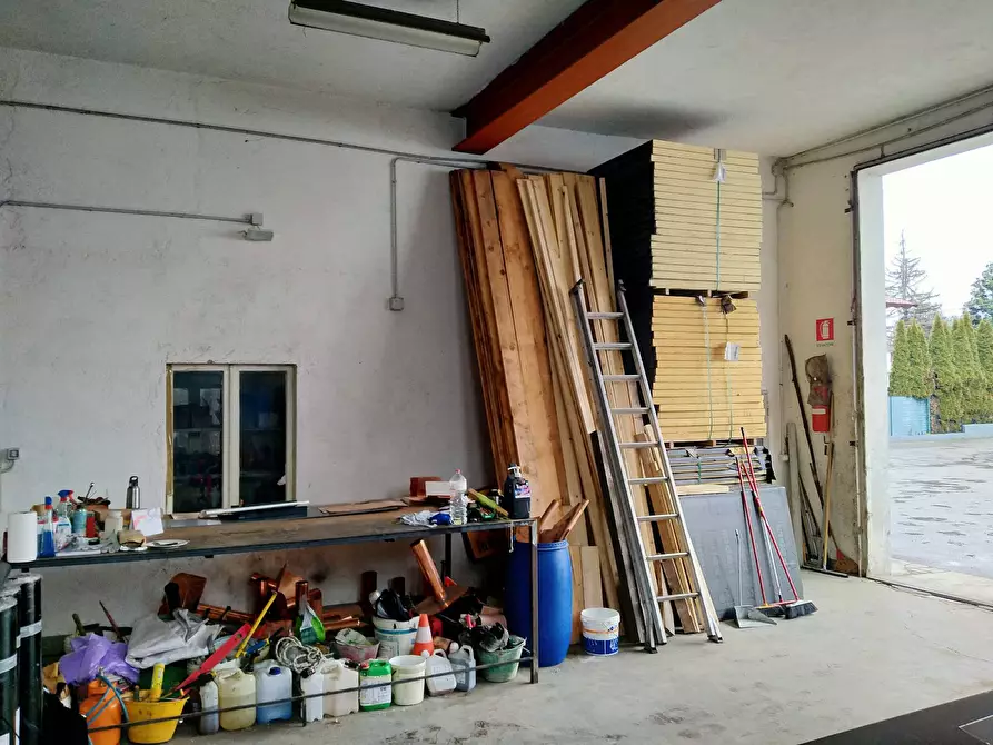 Immagine 11 di Locale commerciale in vendita  in uguaglianza 27 a Vergiate