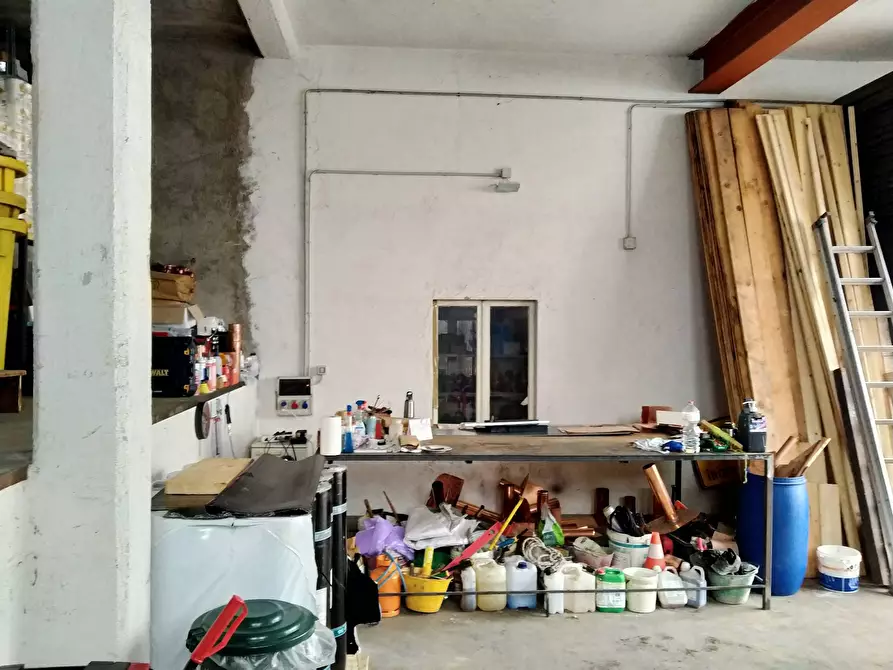 Immagine 12 di Locale commerciale in vendita  in uguaglianza 27 a Vergiate