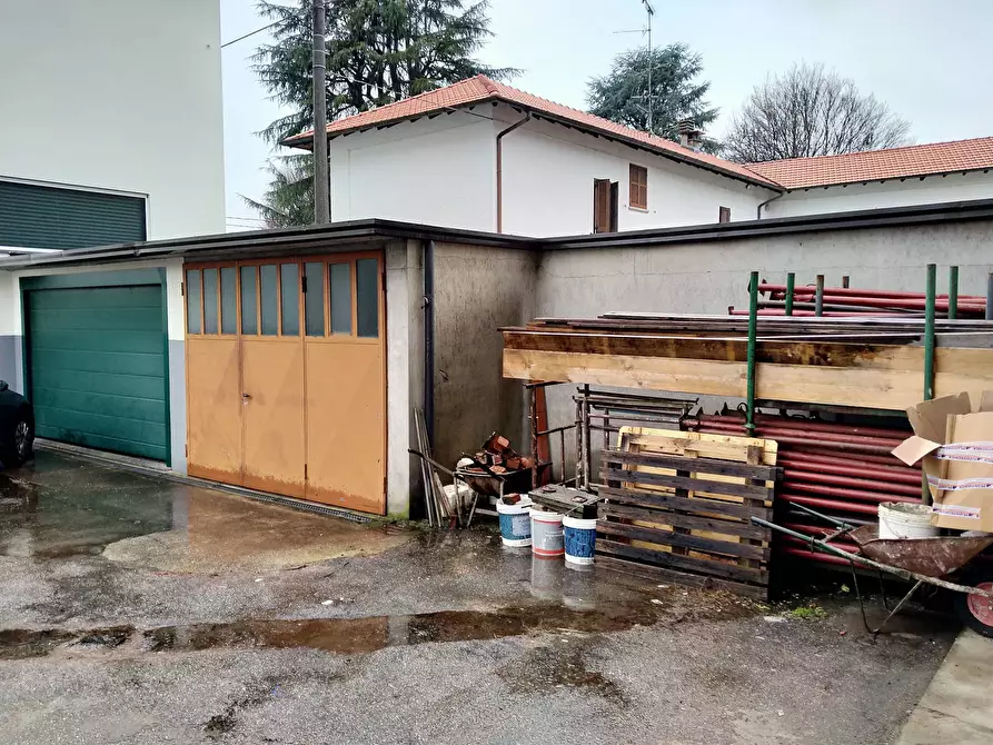 Immagine 25 di Locale commerciale in vendita  in uguaglianza 27 a Vergiate