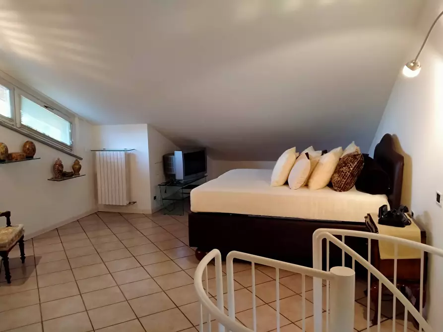 Immagine 27 di Villa in vendita  in via mayer 2 a Tradate