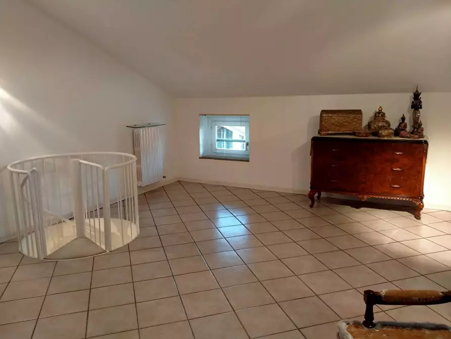 Immagine 28 di Villa in vendita  in via mayer 2 a Tradate