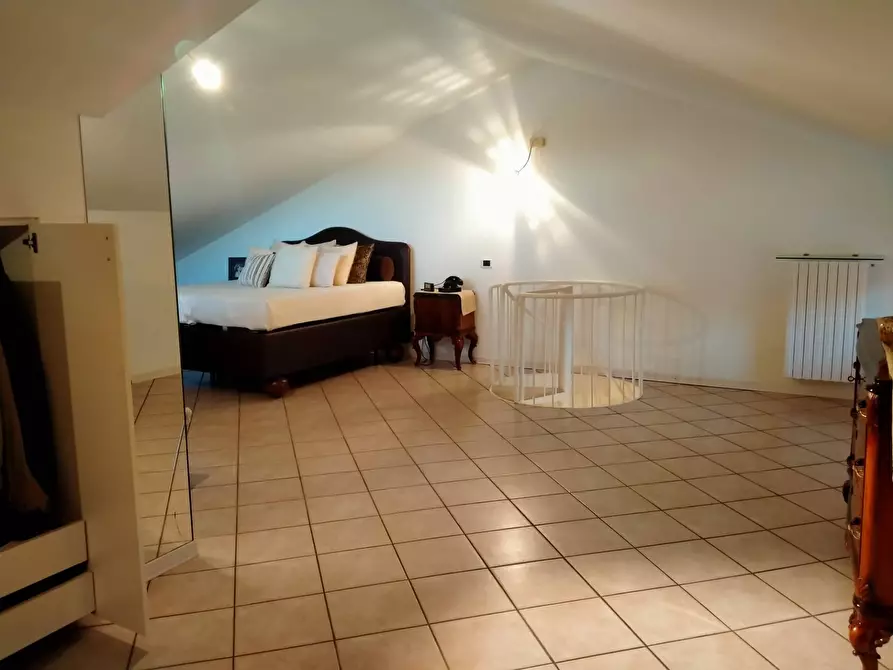 Immagine 26 di Villa in vendita  in via mayer 2 a Tradate