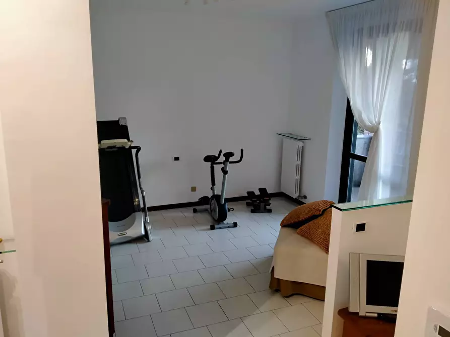 Immagine 13 di Villa in vendita  in via mayer 2 a Tradate