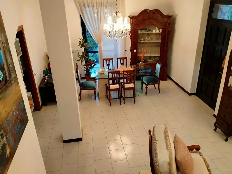 Immagine 19 di Villa in vendita  in via mayer 2 a Tradate