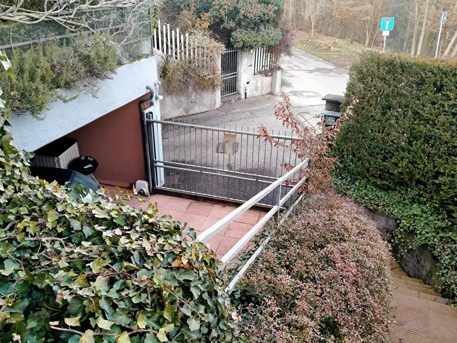 Immagine 45 di Villa in vendita  in via mayer 2 a Tradate