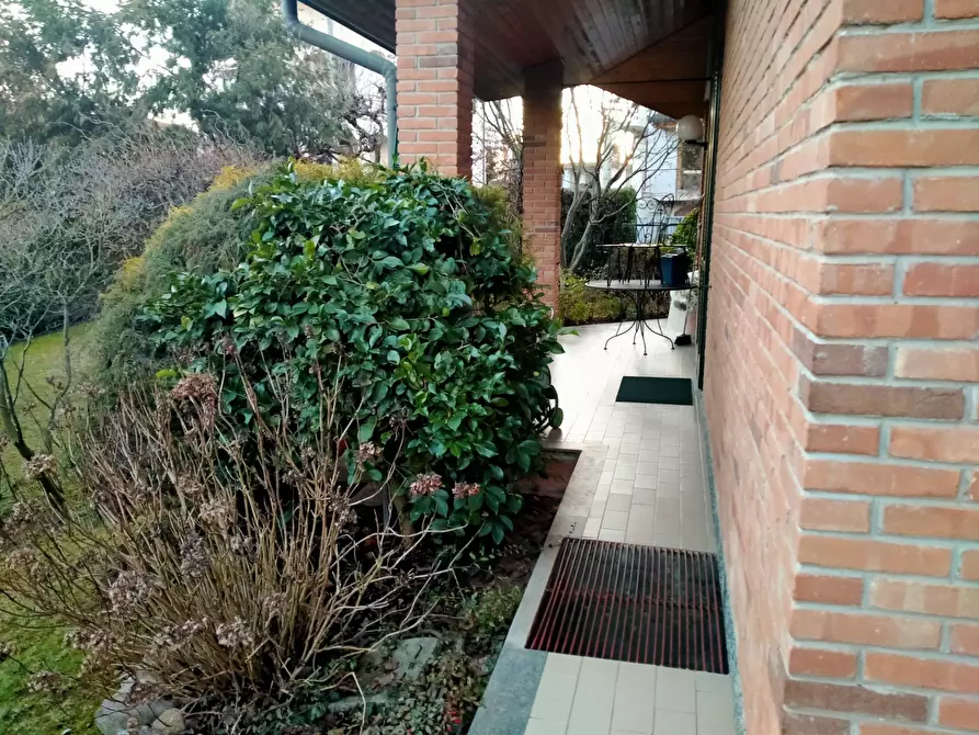 Immagine 35 di Villa in vendita  in via mayer 2 a Tradate