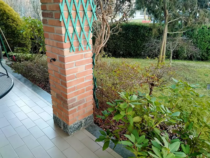 Immagine 40 di Villa in vendita  in via mayer 2 a Tradate