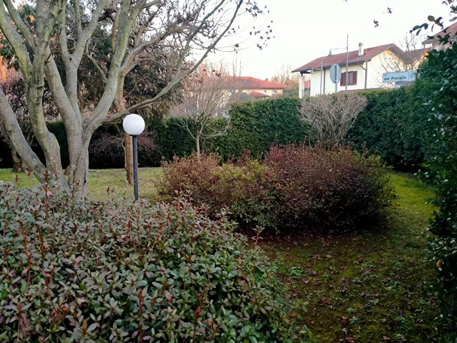 Immagine 42 di Villa in vendita  in via mayer 2 a Tradate