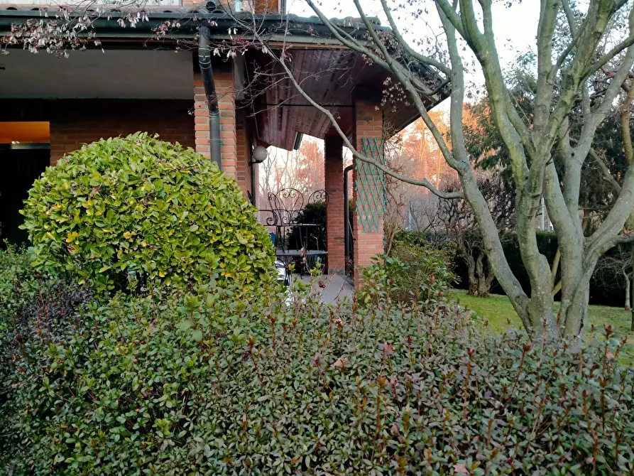 Immagine 43 di Villa in vendita  in via mayer 2 a Tradate