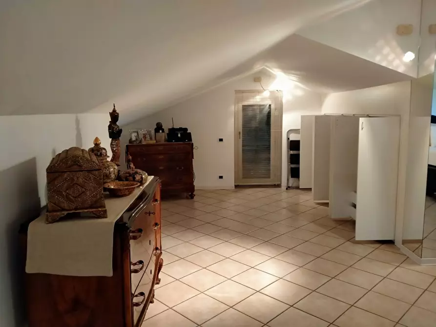 Immagine 25 di Villa in vendita  in via mayer 2 a Tradate