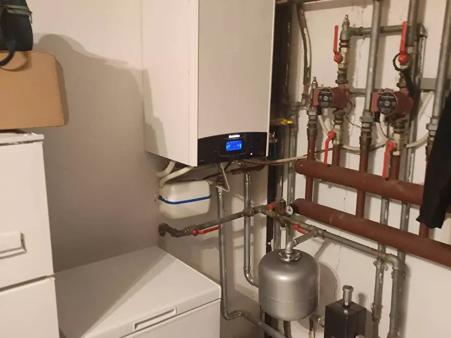 Immagine 52 di Villa in vendita  in via mayer 2 a Tradate